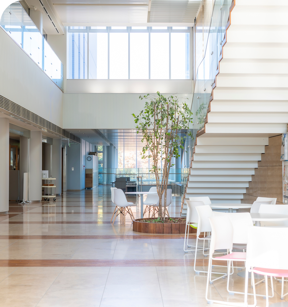 支援はあるだけでは意味がない。<br>「助けて」といえることが、働き続ける力になる